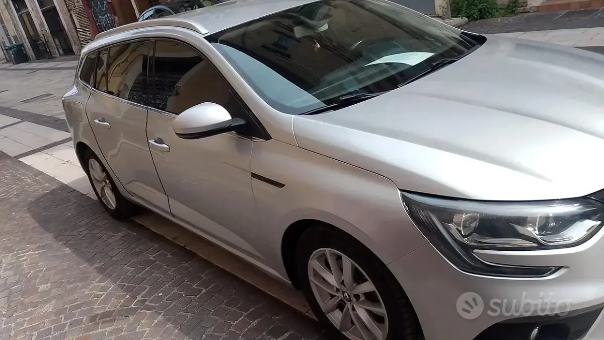 Usata Renault Mégane GrandTour 110 CV (80 kW) 2017 Grigio Station wagon