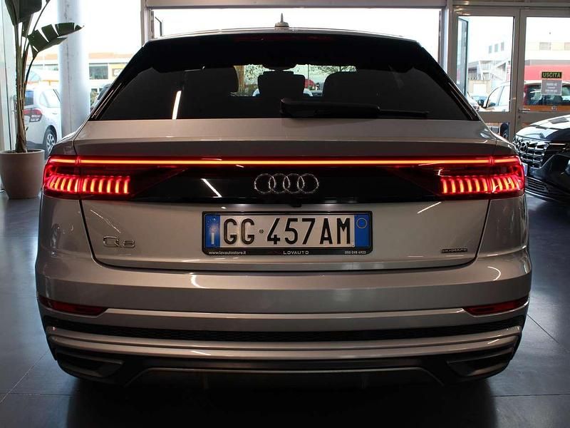 Usata Audi Q8 Sport 286 CV (210 kW) 2021 Argento SUV