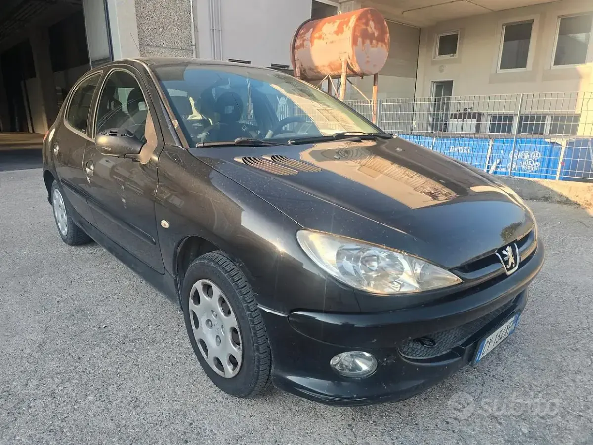 Usata Peugeot 206 109 CV (80 kW) 2006 Nero Berlina