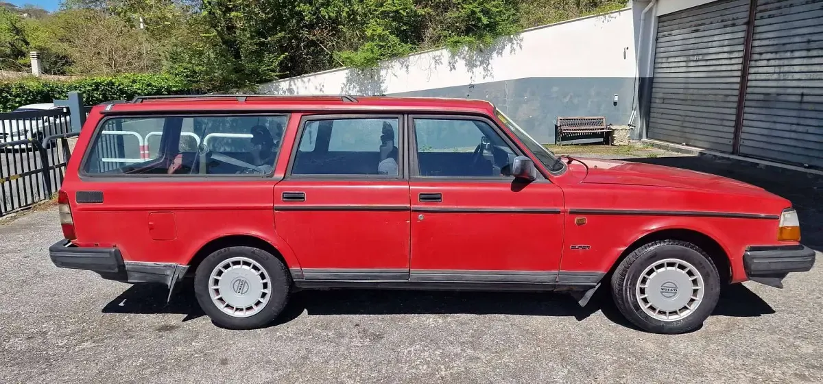 Usata Volvo Polar 109 CV (80 kW) 1992 Rosso Station wagon