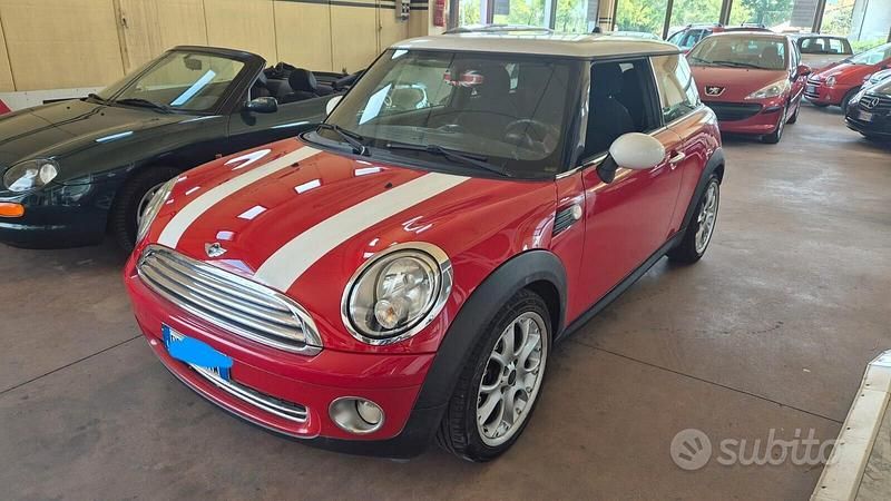 Rosso Usata 2008 Mini Cooper Chili Utilitaria | 4200 € (Buon prezzo) - Immagine 1/4