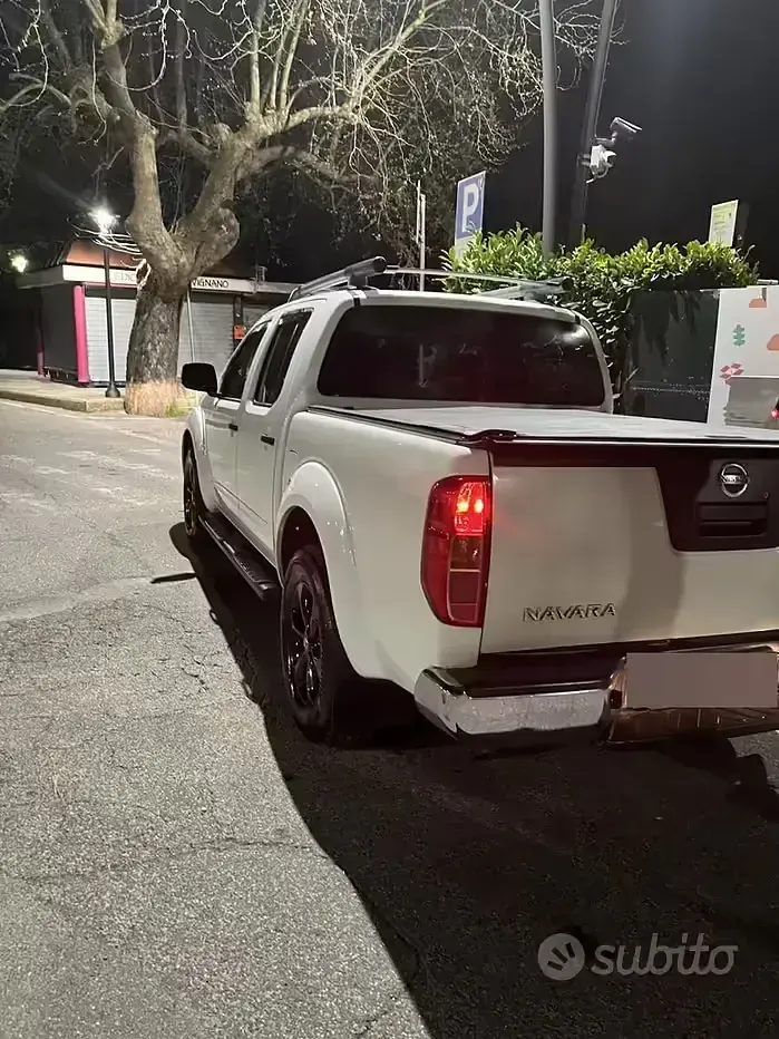 Usata Nissan Navara 190 CV (139 kW) 2011 Bianco Pick-up