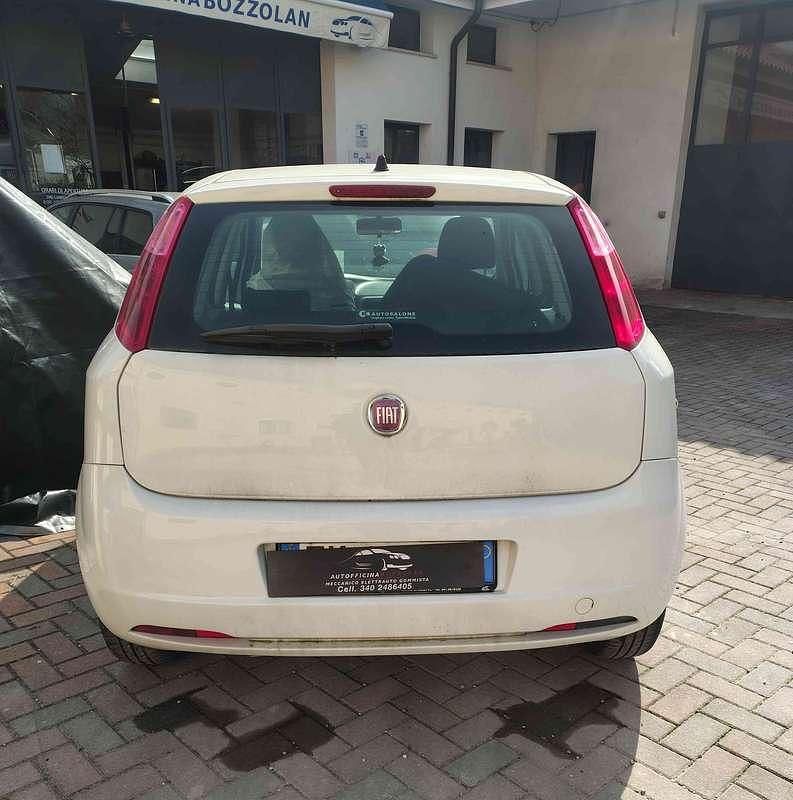 Usata Fiat Grande Punto 75 CV (55 kW) 2010 Bianco Utilitaria