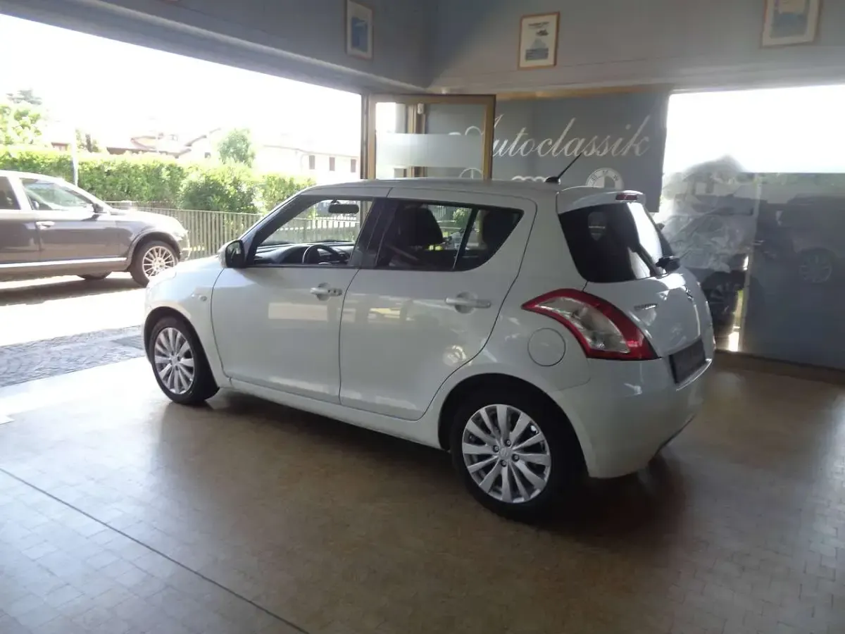 Usata Suzuki Swift GL 94 CV (69 kW) 2011 Perlato Utilitaria