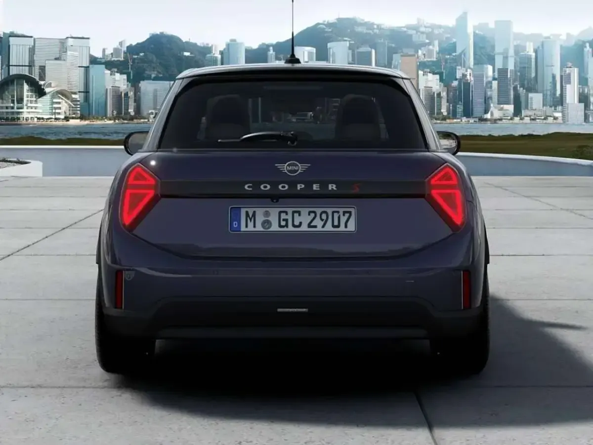 Usata Mini Cooper S Favoured 204 CV (150 kW) 2025 Indigo sunset blue Utilitaria