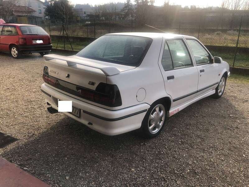 Usata Renault 19 135 CV (99 kW) 1992 Bianco Berlina
