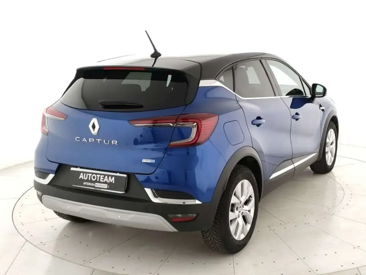 Usata Renault Captur Zen 94 CV (69 kW) 2022 Blu SUV