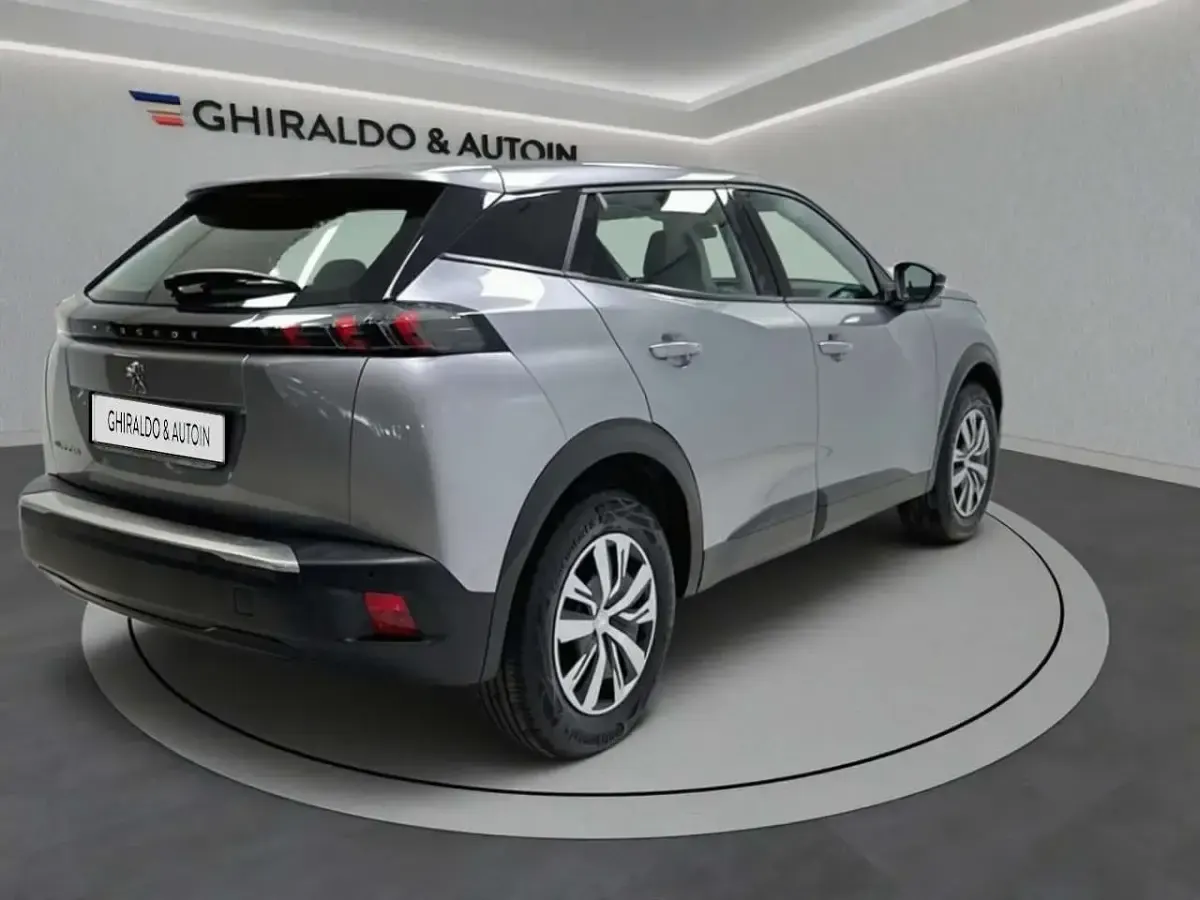 Usata Peugeot e-2008 Active 100 kW (136 CV) 2023 Grigio SUV