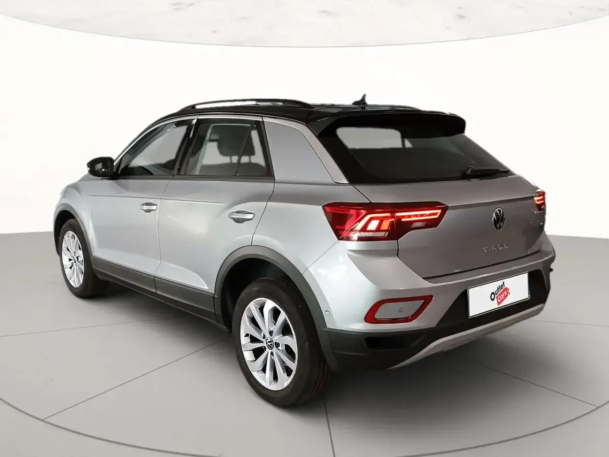 Usata VW T-Roc Life 110 CV (80 kW) 2023 K2 pyrit silver metallizzato SUV