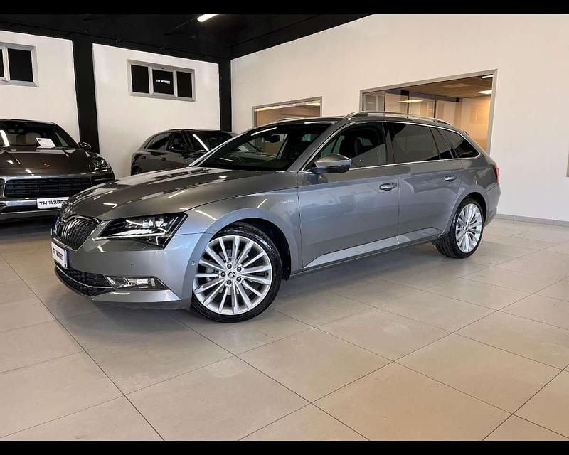 Usata Skoda Superb LAURIN & KLEMENT 190 CV (139 kW) 2018 Grigio Station wagon