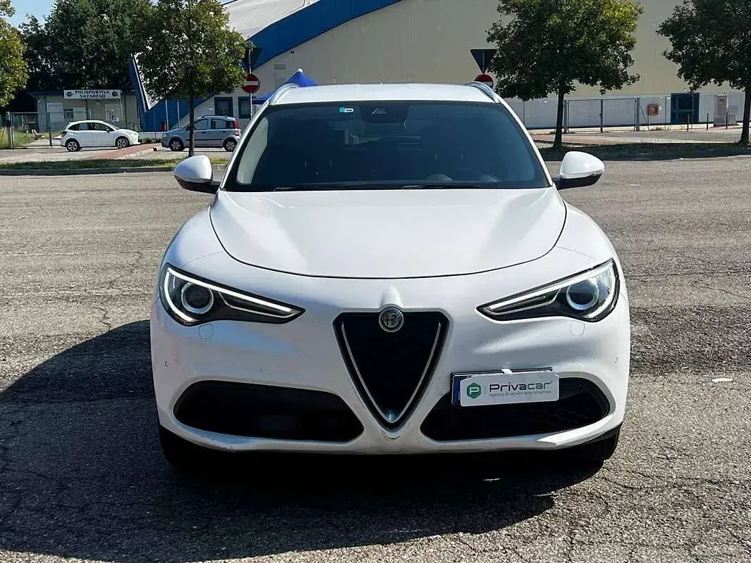 Usata Alfa Romeo Stelvio Business 160 CV (117 kW) 2019 Bianco SUV