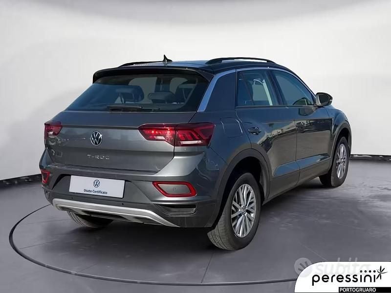 Usata VW T-Roc Life 150 CV (110 kW) 2024 Grigio SUV