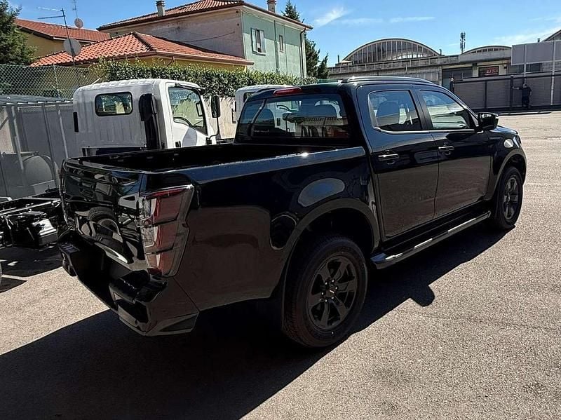 Nuova Isuzu D-Max 163 CV (119 kW) 2025 Onyx black mica Pick-up