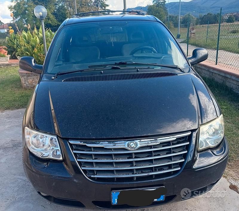 Usata Chrysler Grand Voyager 150 CV (110 kW) 2006 Nero Monovolume