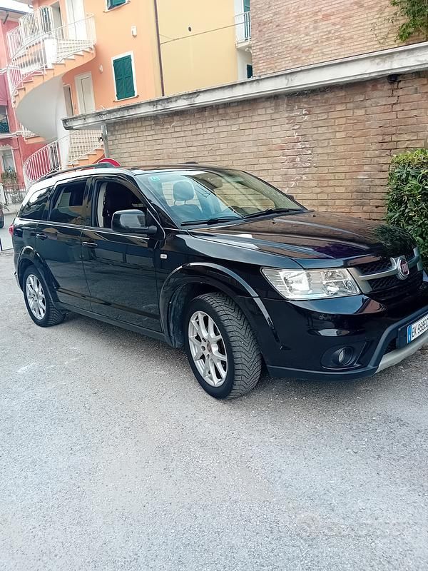 Usata Fiat Freemont 140 CV (102 kW) 2011 Nero SUV
