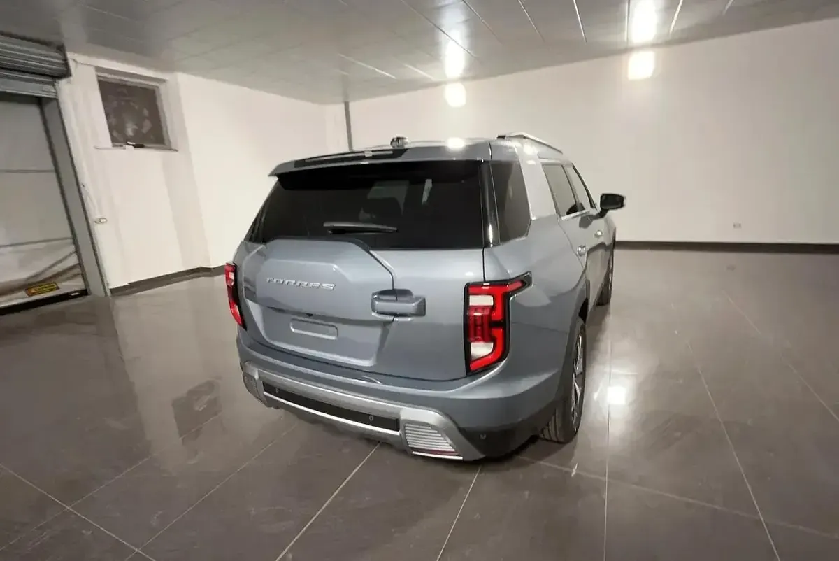 Nuova KGM Torres 163 CV (119 kW) 2025 Grigio SUV