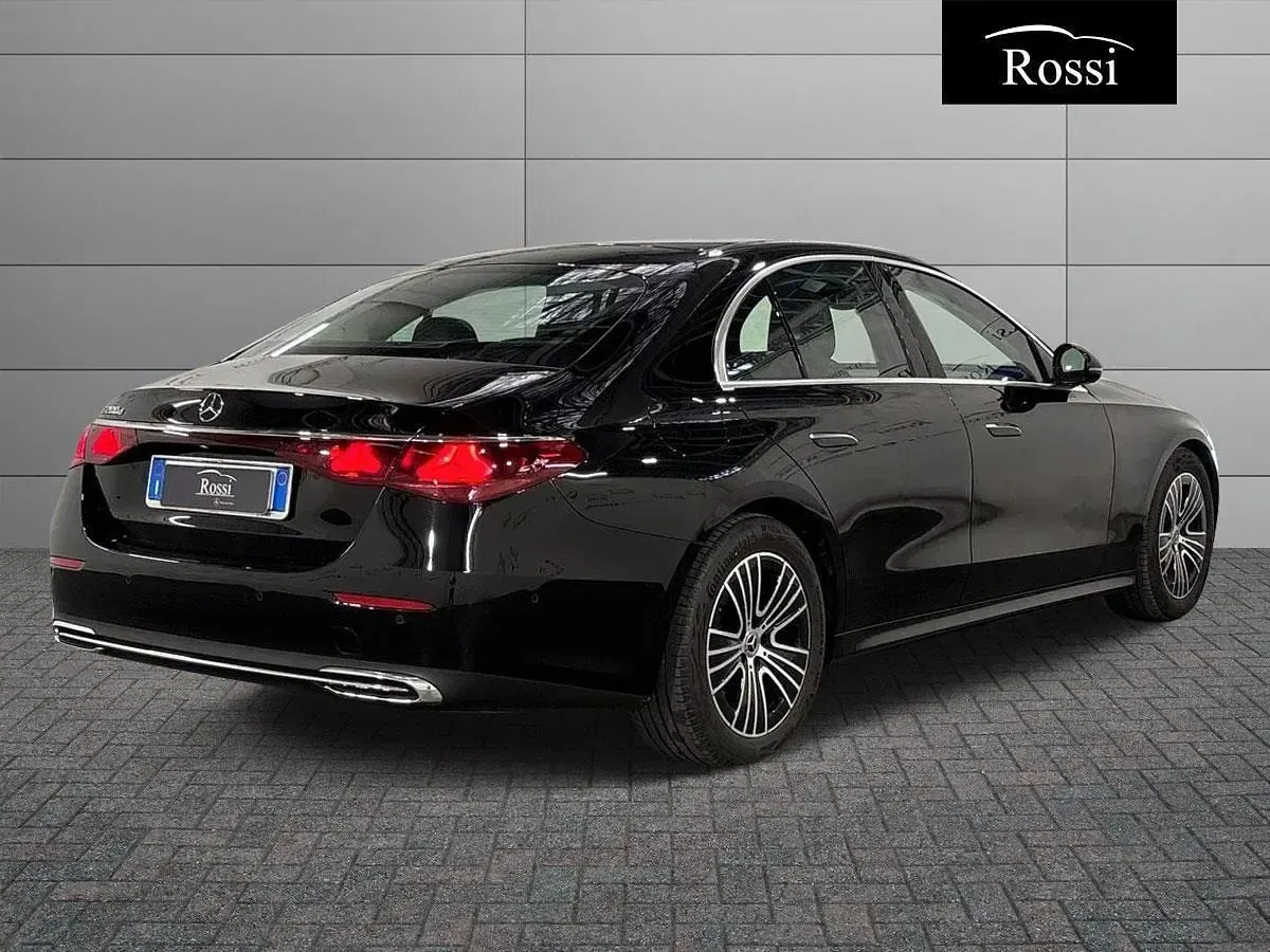 Usata Mercedes E200 Advanced 163 CV (119 kW) 2025 Nero Berlina