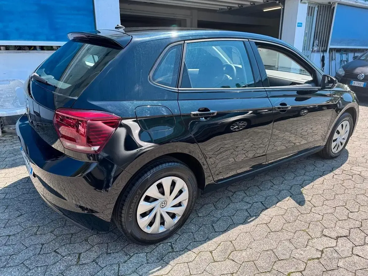 Käytetty VW Polo Trendline 80 HP (58 kW) 2019 Musta Viistoperä