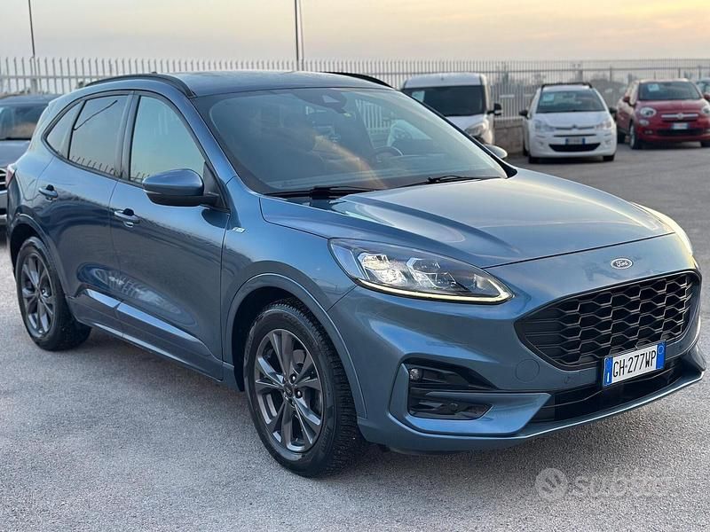 Usata Ford Kuga ST-Line 120 CV (88 kW) 2022 Blu SUV