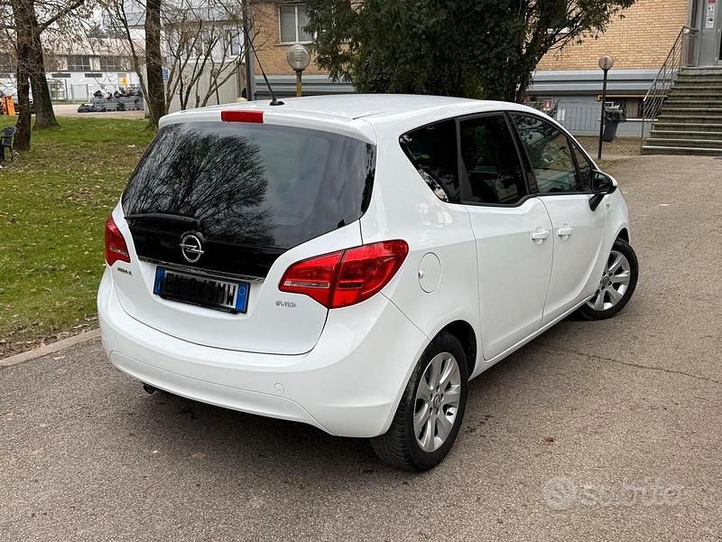 Usata Opel Meriva 120 CV (88 kW) 2014 Bianco Monovolume