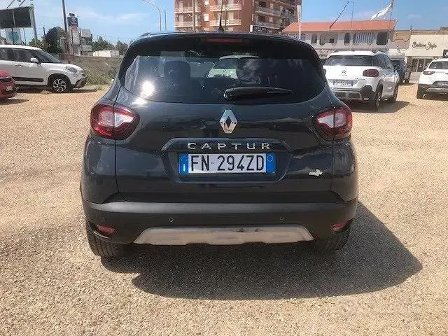 Usata Renault Captur Zen 90 CV (66 kW) 2018 Grigio SUV