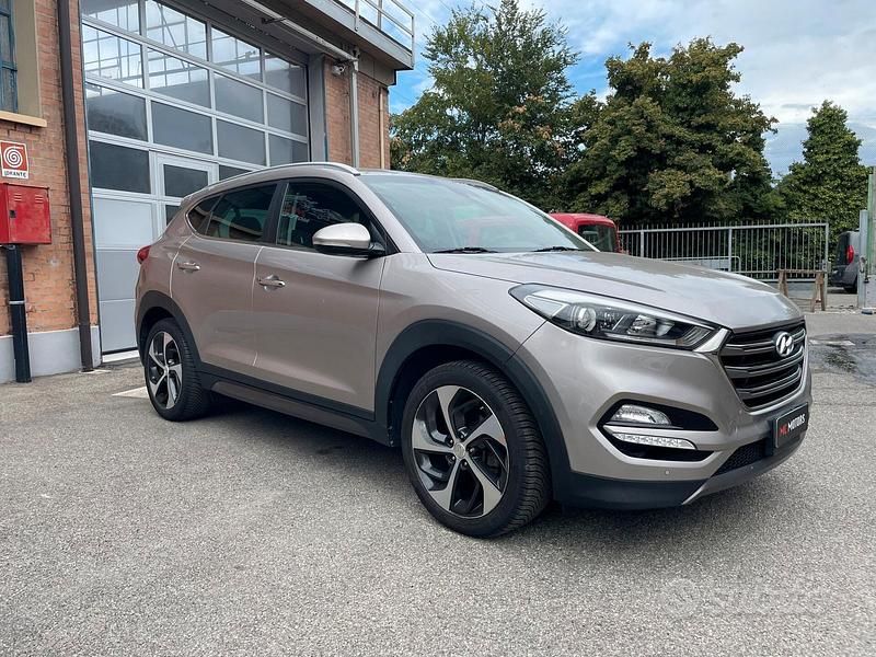 Usata Hyundai Tucson Xpossible 141 CV (103 kW) 2016 Beige SUV
