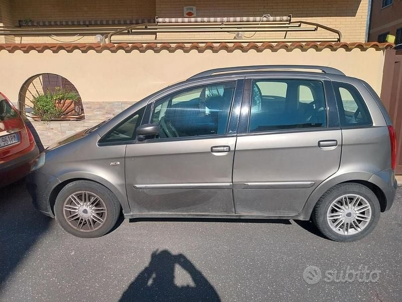 Usata Lancia Musa 90 CV (66 kW) 2006 Monovolume