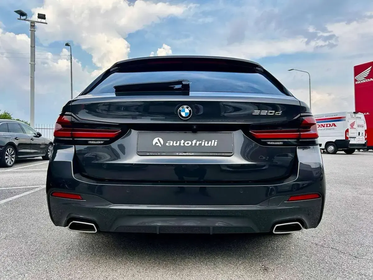 Usata BMW 520 M Sport 190 CV (139 kW) 2022 Sophisto grey brilliant effect Station wagon