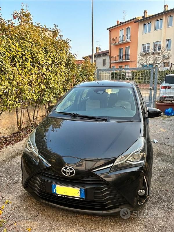 Usata Toyota Yaris Business Edition 69 CV (50 kW) 2018 Nero Berlina
