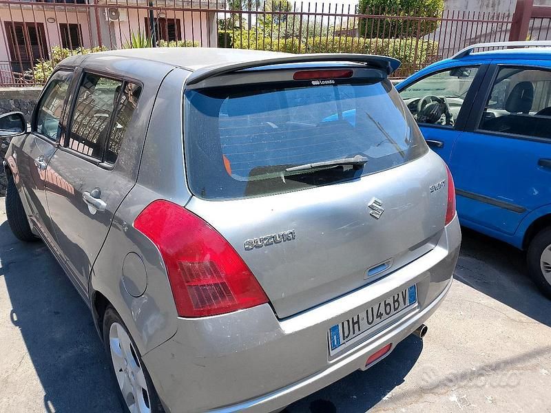 Grigio Usata 2007 Suzuki Swift Due volumi | 1300 € - Immagine 1/4