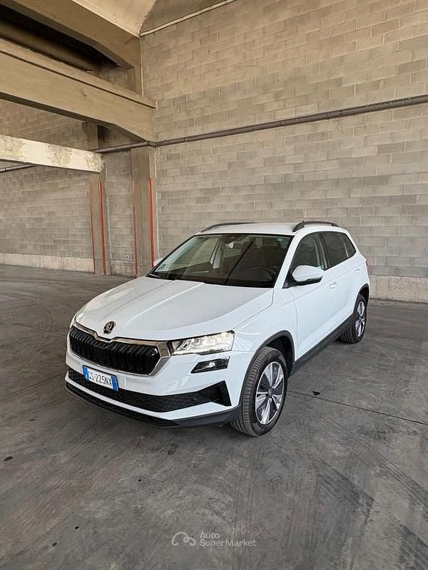 Usata Skoda Karoq Executive 116 CV (85 kW) 2023 Bianco SUV