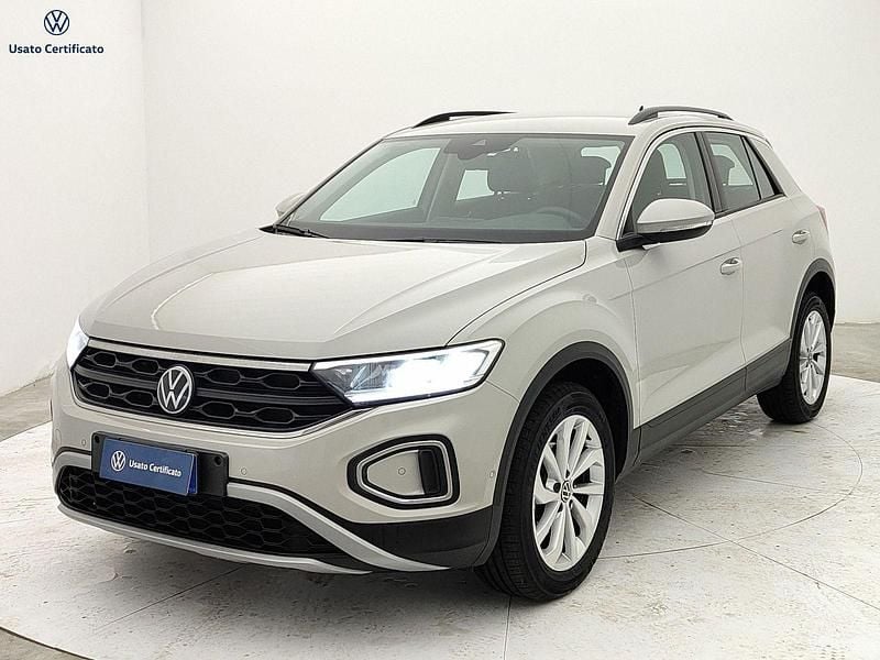 Usata VW T-Roc Life 110 CV (80 kW) 2023 Beige SUV