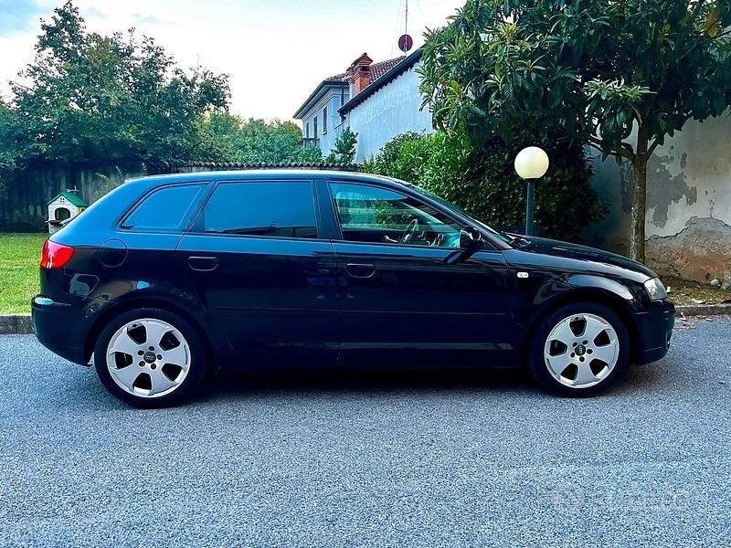 Nero Usata 2007 Audi A3 Tre volumi | 3700 € (Buon prezzo) - Immagine 1/4