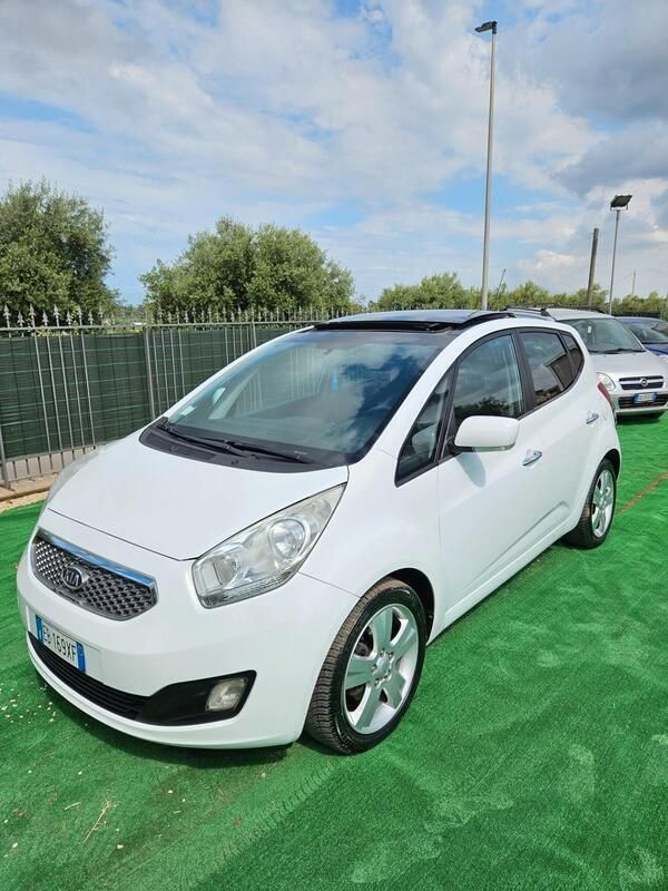 Usata Kia Venga 115 CV (84 kW) 2010 Bianco Utilitaria