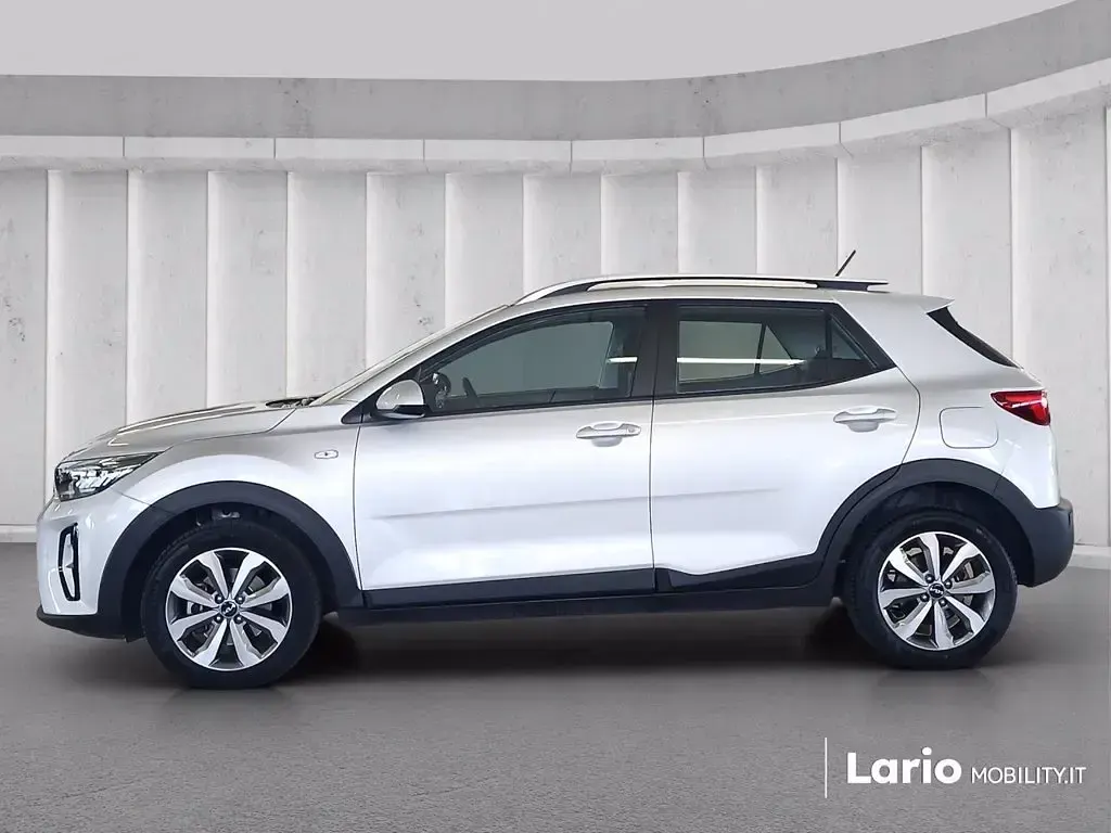 Usata Kia Stonic Urban 101 CV (74 kW) 2023 Grigio metallizzato SUV