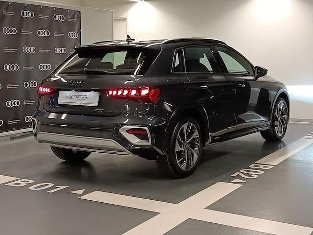 Usata Audi A3 Advanced 150 CV (110 kW) 2024 Grigio manhattan Berlina