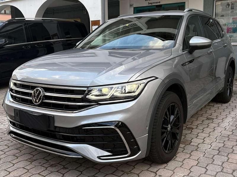 Usata VW Tiguan Allspace R-line 200 CV (147 kW) 2022 Grigio SUV