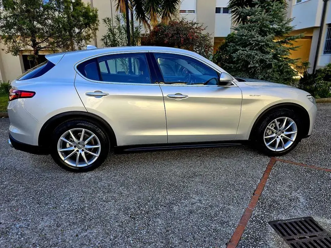 Usata Alfa Romeo Stelvio Executive 190 CV (139 kW) 2020 Argento SUV
