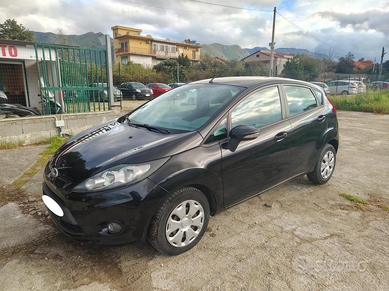 Usata Ford Fiesta 68 CV (50 kW) 2009 Nero Utilitaria
