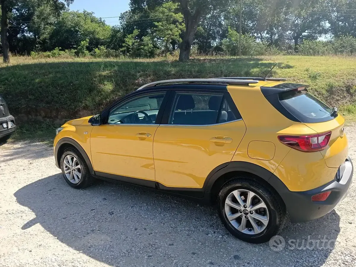 Usata Kia Stonic Style 97 CV (71 kW) 2019 Giallo SUV