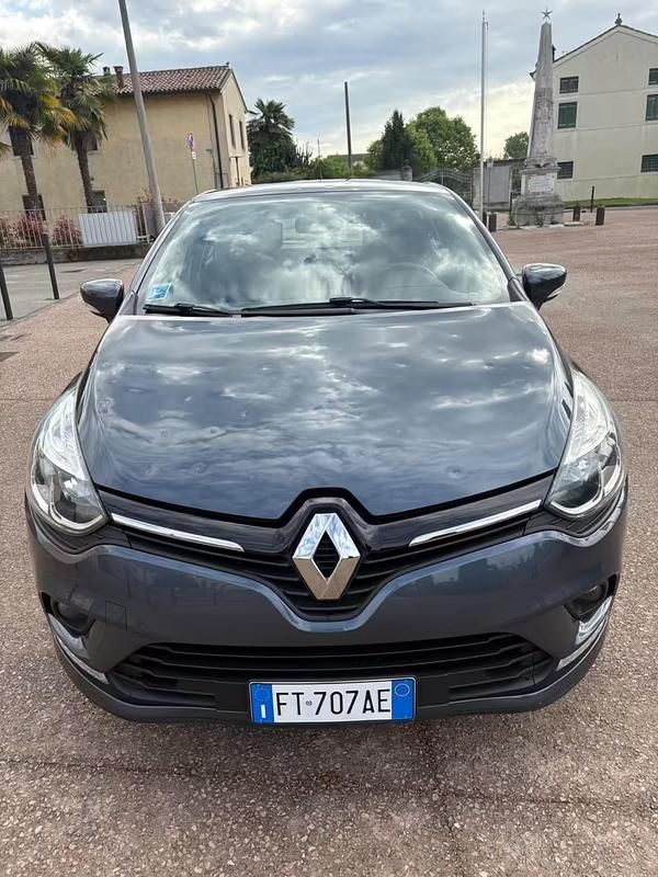 Usata Renault Clio IV 89 CV (65 kW) 2018 Grigio Berlina