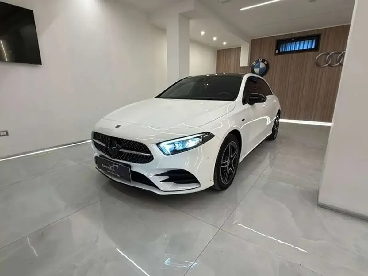 Usata Mercedes A250 Premium Plus 160 CV (117 kW) 2021 Bianco Berlina