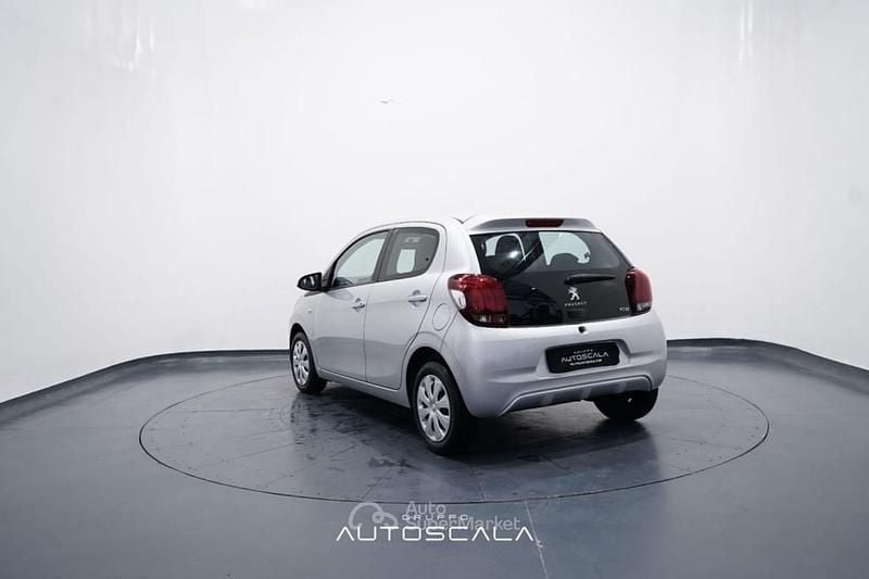 Usata Peugeot 108 Active 72 CV (52 kW) 2021 Argento Utilitaria