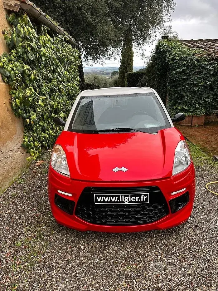Begagnad Ligier JS50 2015 Röd Halvkombi