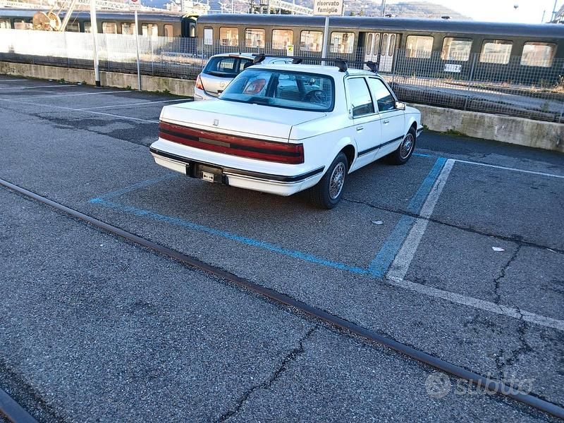 Usata Buick Century 1990 Bianco Berlina