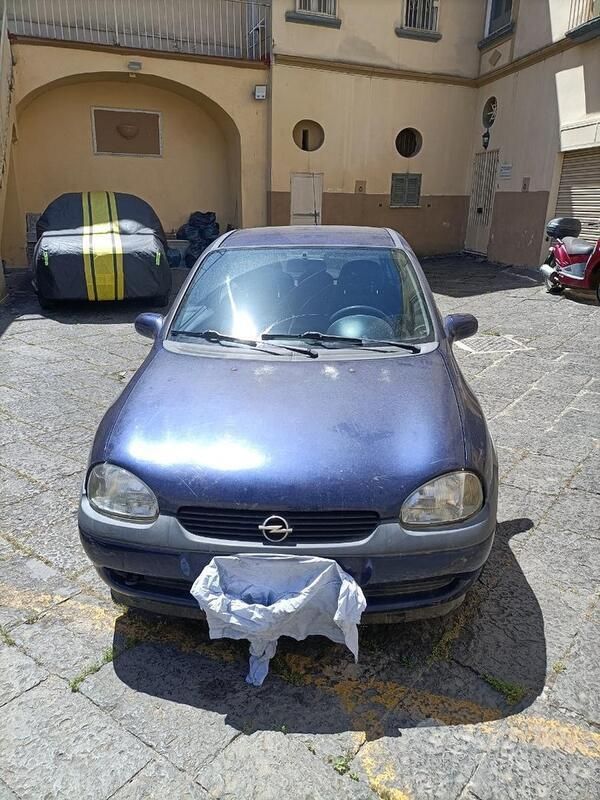 Blu Usata 1999 Opel Corsa Due volumi | 700 € - Immagine 1/4