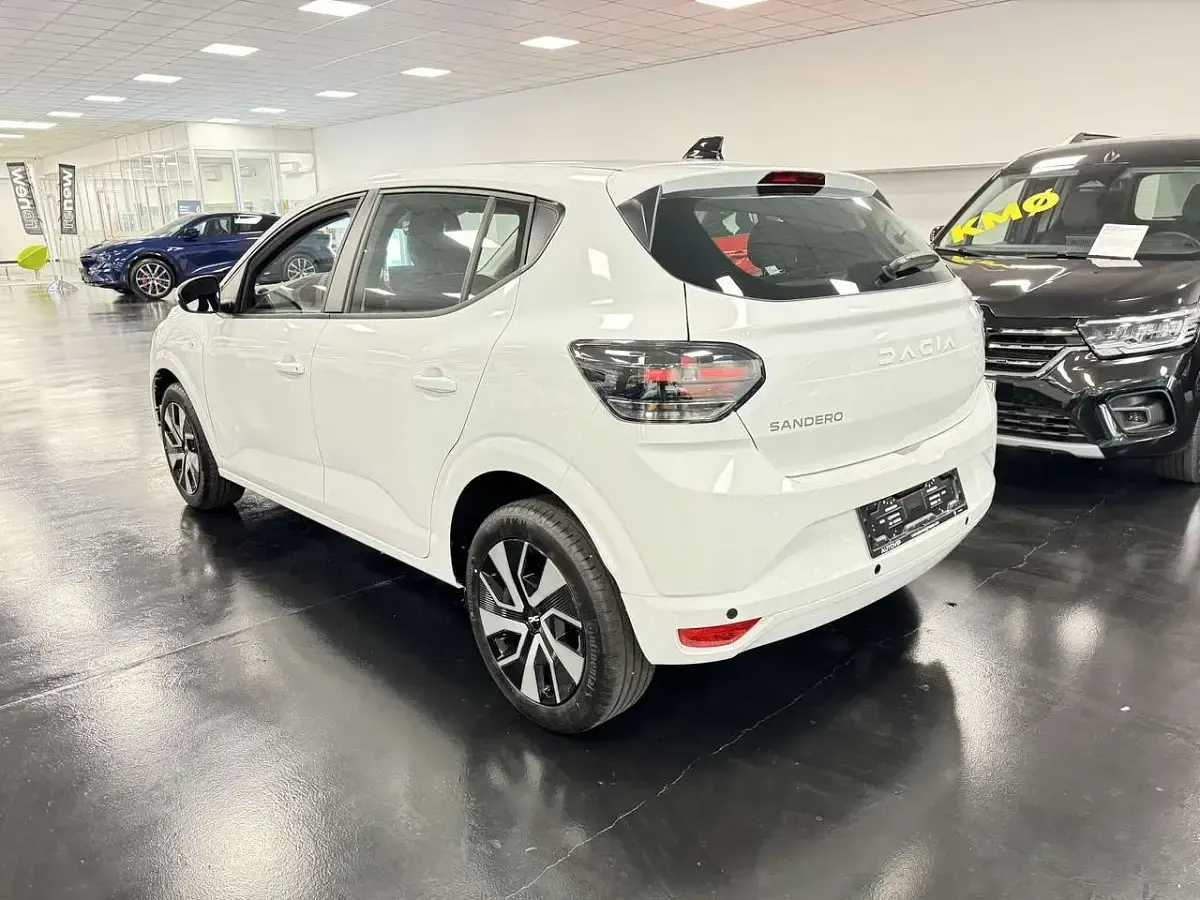Nuova Dacia Sandero Expression 91 CV (66 kW) 2026 Bianco Utilitaria
