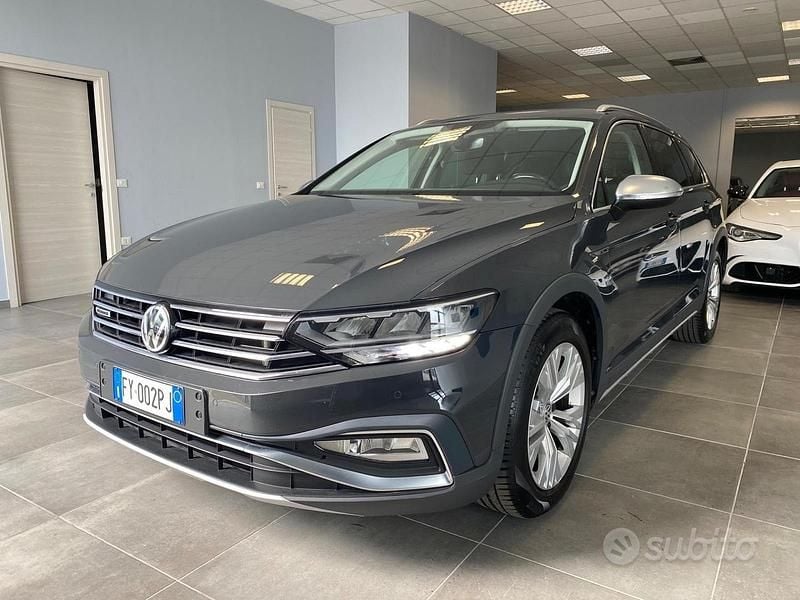 Usata VW Passat Alltrack 190 CV (139 kW) 2019 Grigio Station wagon