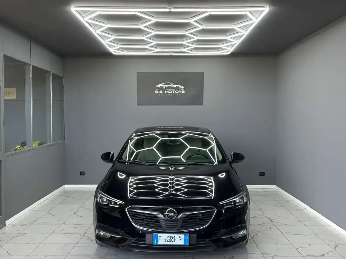 Usata Opel Insignia Innovation 136 CV (100 kW) 2018 Nero Berlina