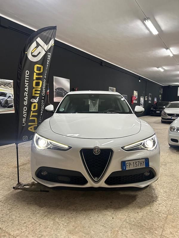 Usata Alfa Romeo Stelvio Super 150 CV (110 kW) 2018 Bianco SUV